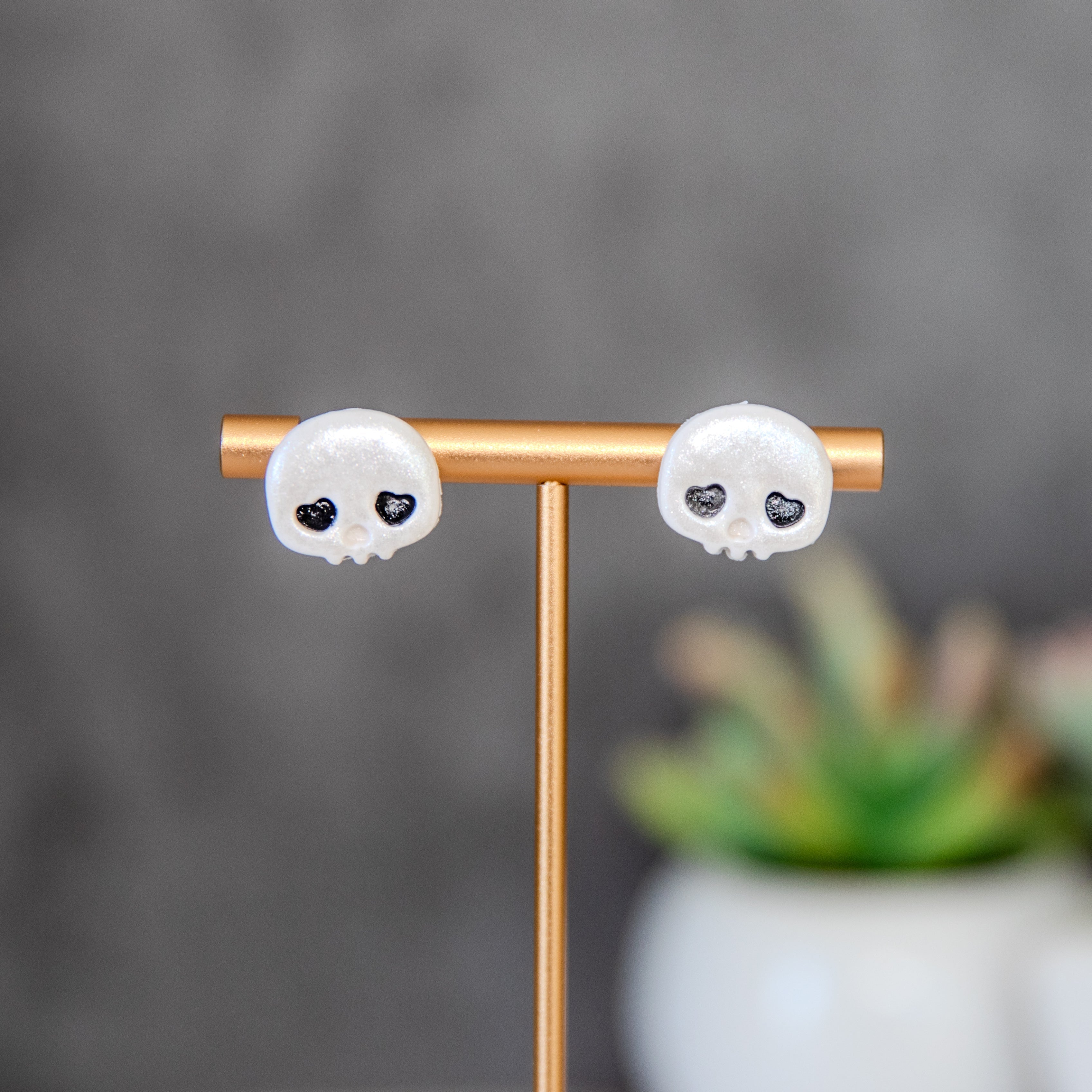 skull earrings
